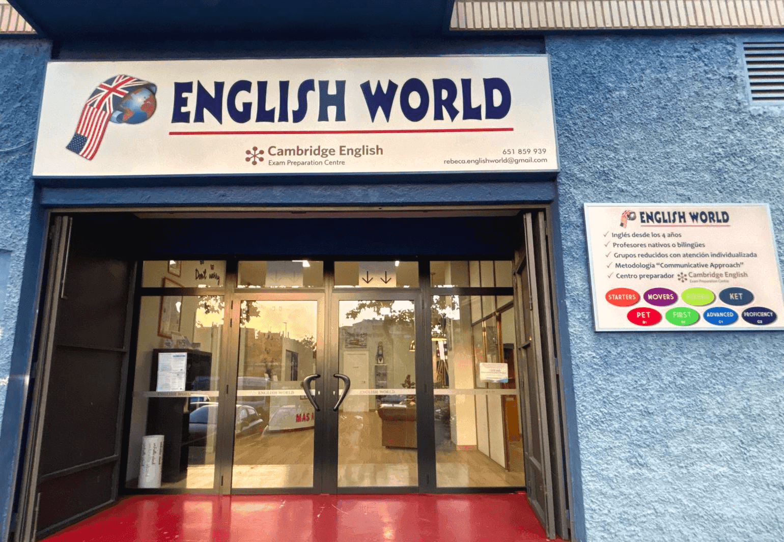Fachada de English World en Zaragoza