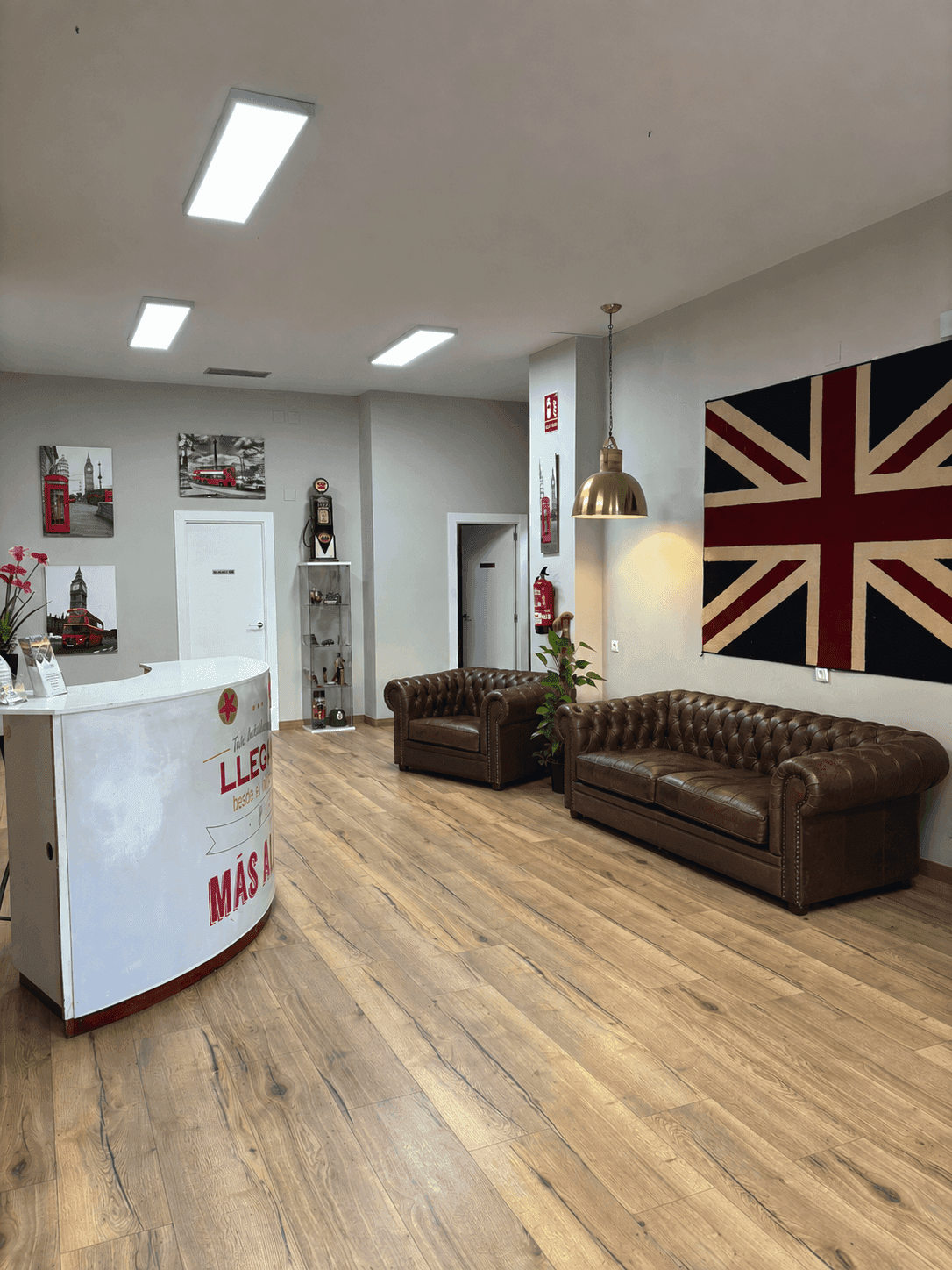 Recepción y sala de espera de English World